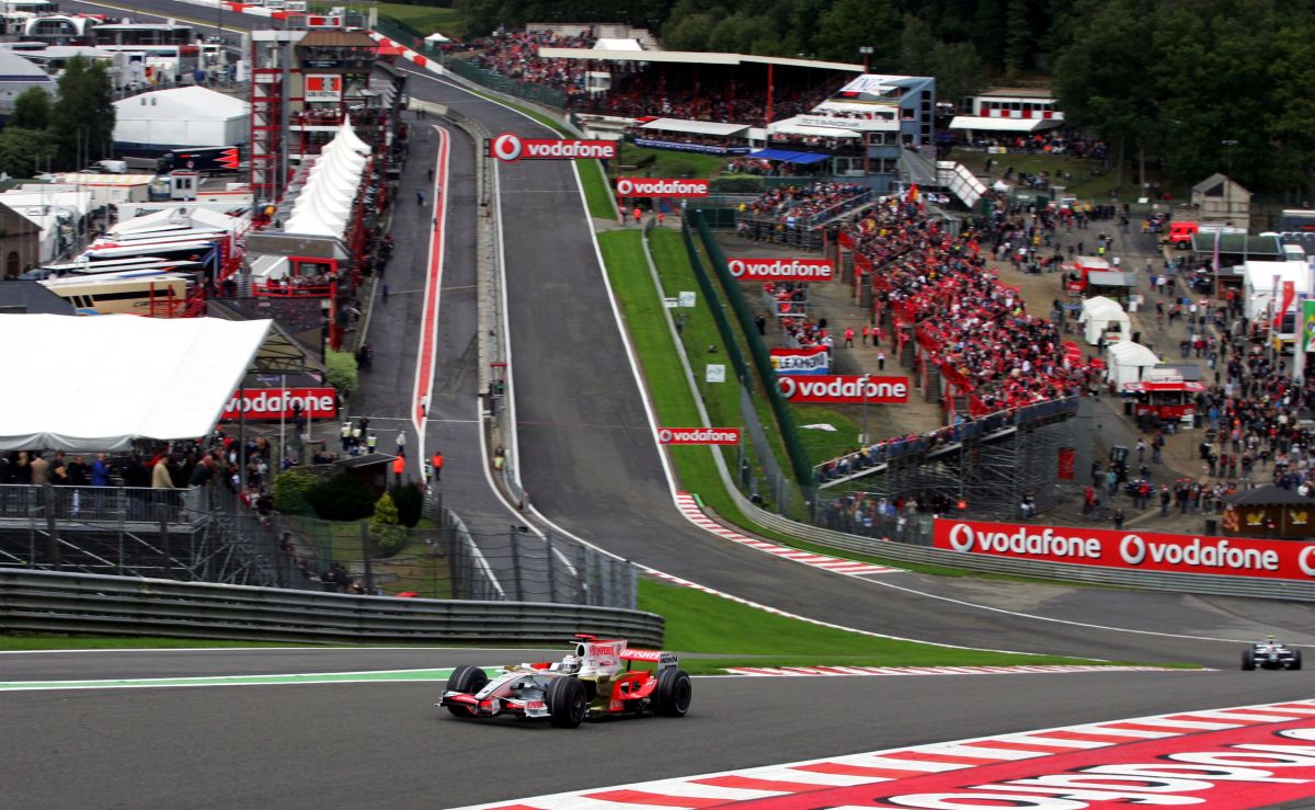 10 писти от Формула 1, които се промениха много с годините